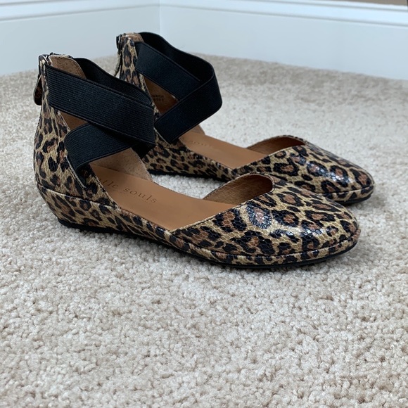 NWOT Gentle Souls by Kenneth Cole NOA leopard print flats sz 7